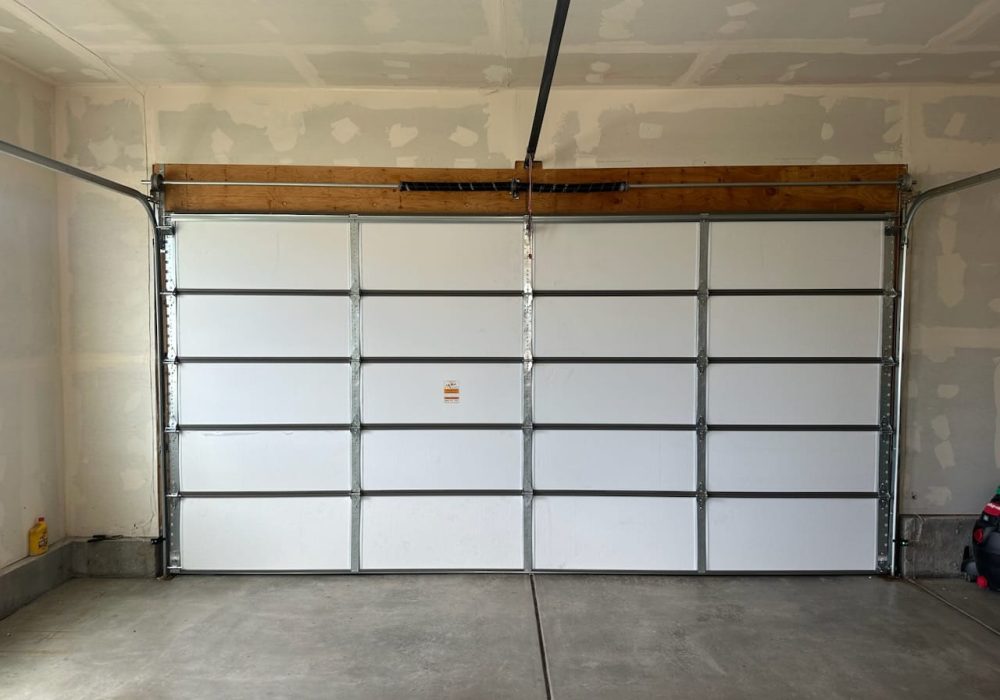 insulated garage door bay area